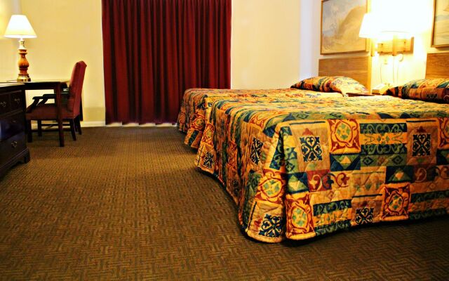 Colonial Inn Ellsworth