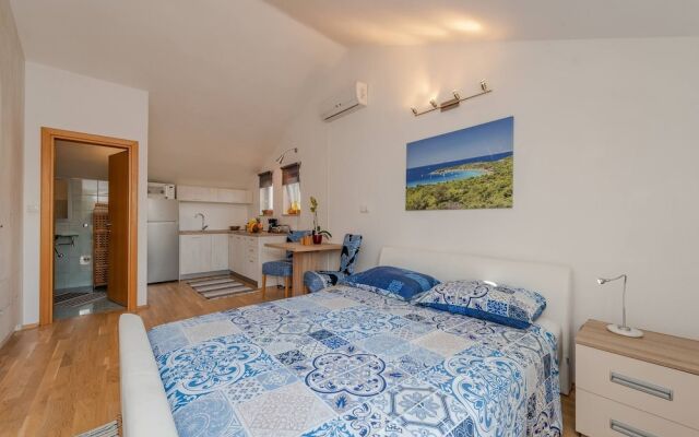 Romantic Oasis -mediterranean Style Studio