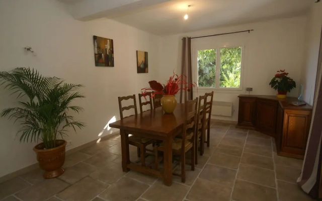 Holiday Home in Le Thor With Private Pool