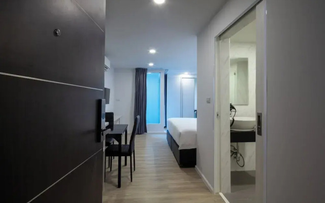 The Rizin Hotel Phratumnak