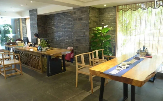 Jiali Inn Width Alley Branch