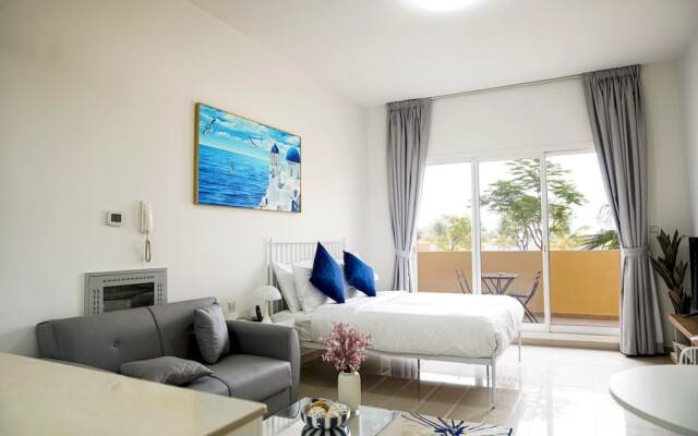 Stunning Sea View Apt. With Balcony - RAK