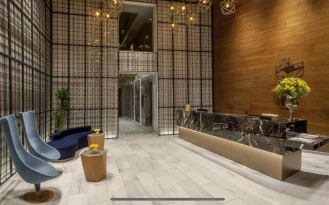 Fancy Apartment with Shared Pool and Refreshing View in Maslak
