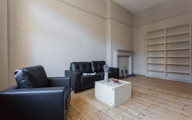 Stunning 3BR Apartment Next To Tower Bridge