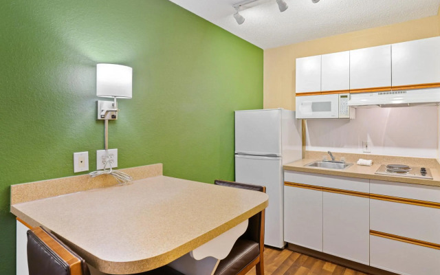 Extended Stay America Suites Washington DC Falls Church