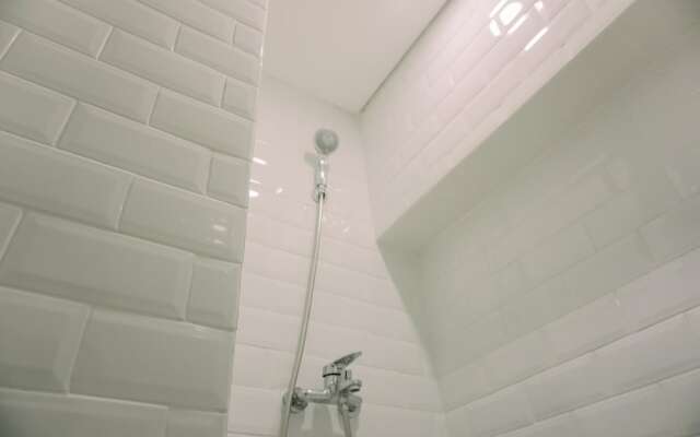 Exclusive And Homey 3Br Loft At Kingland Avenue Apartment