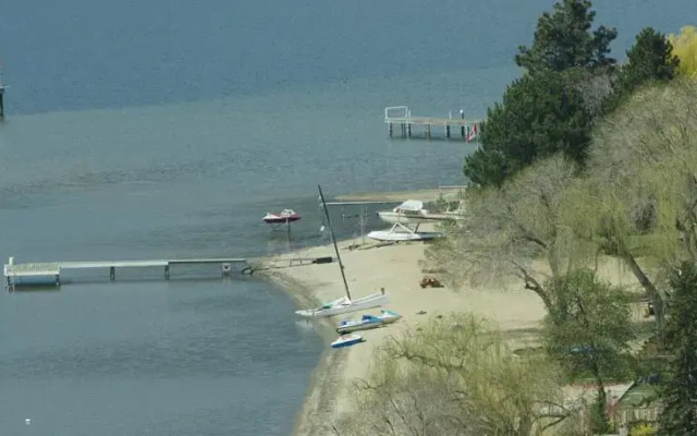 Poplar Point Lakeview Home