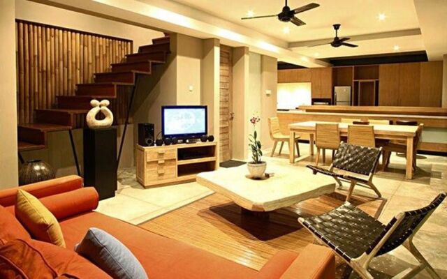 The Grove Villa Bumbak