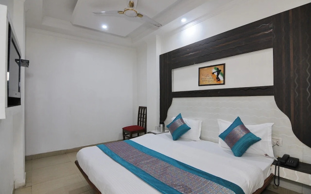 OYO 9042 Hotel BalaG