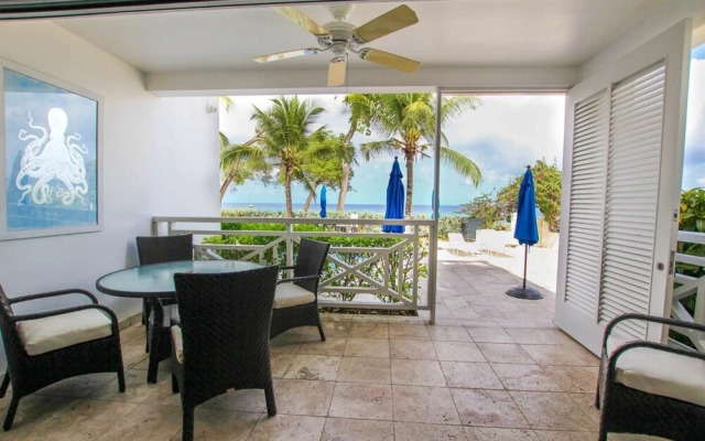 Beachfront luxury modern 2-bed apt with pool by BSL Rentals