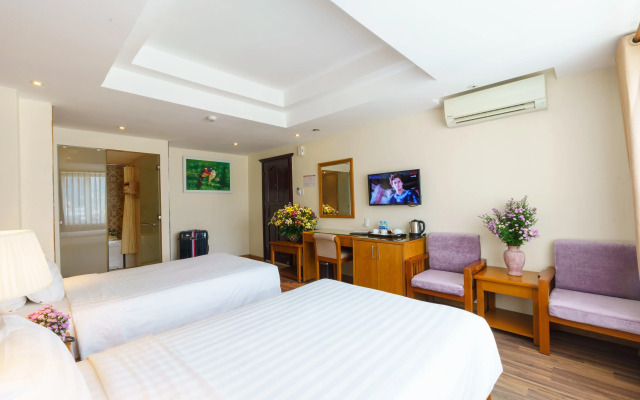 Roseland Corp Hotel