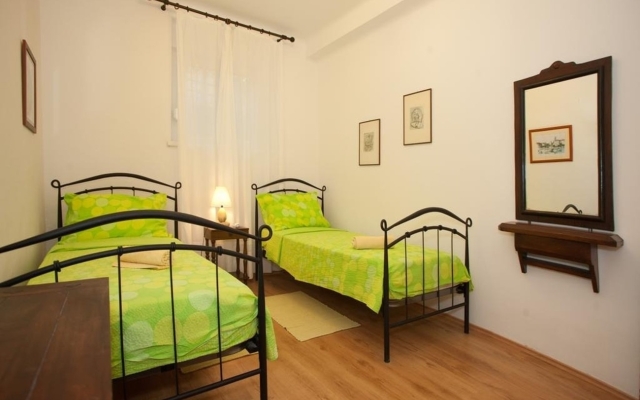 Apartment Zdrav - with big terrace: A1 Split, Riviera Split