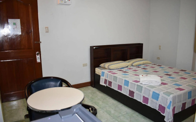 OYO 701 R-kings (former Tomobe Hotel And Restaurant)