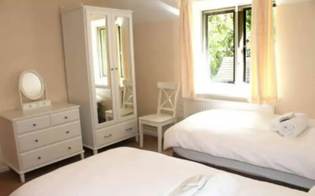 Cotswolds Valleys Accommodation Springfl