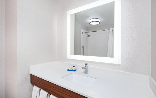 Holiday Inn Express & Suites Clovis-Fresno Area by IHG