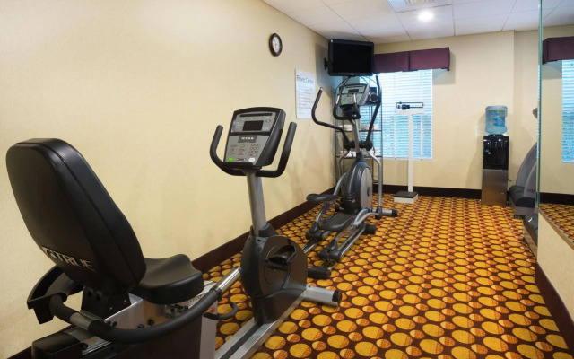 Comfort Suites near Birkdale Village- Huntersville