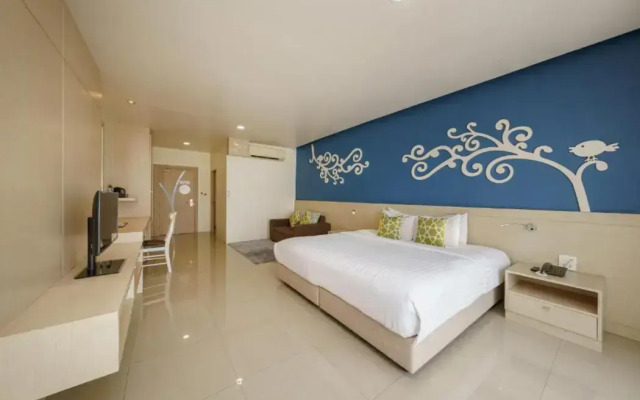 Jolly Suites and Spa Petchkasem