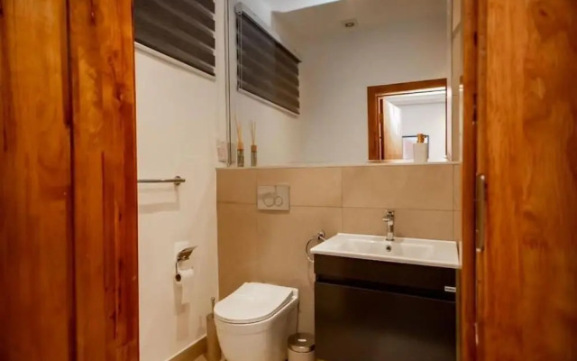 Manjaro Luxury Suites at Stella Place