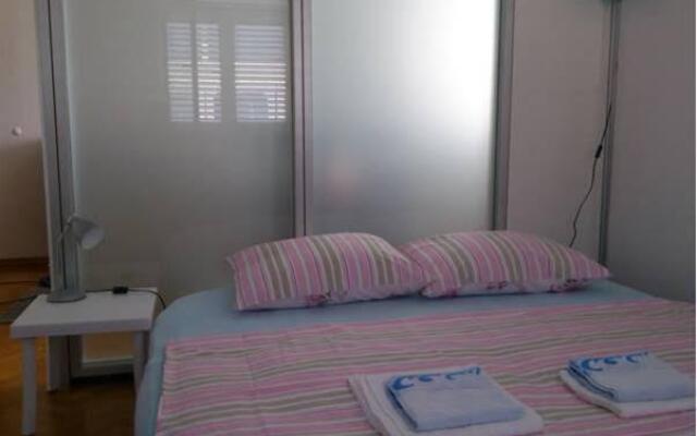 Apartment And Room Zeko