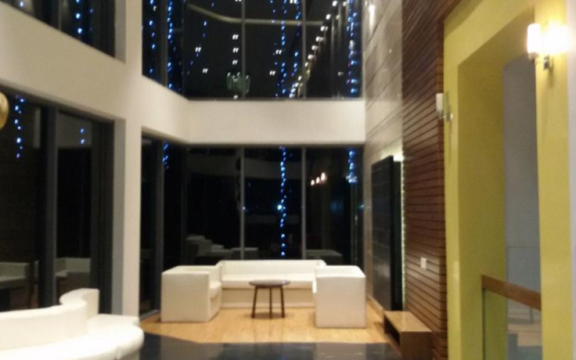 Woodcreek Resort And Spa