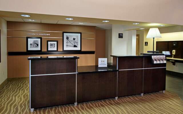 Hampton Inn & Suites Newtown