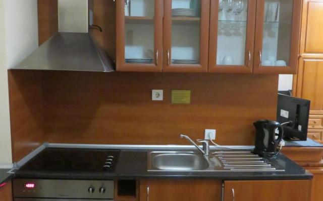 Flora Violet Studio Apartment nr 10