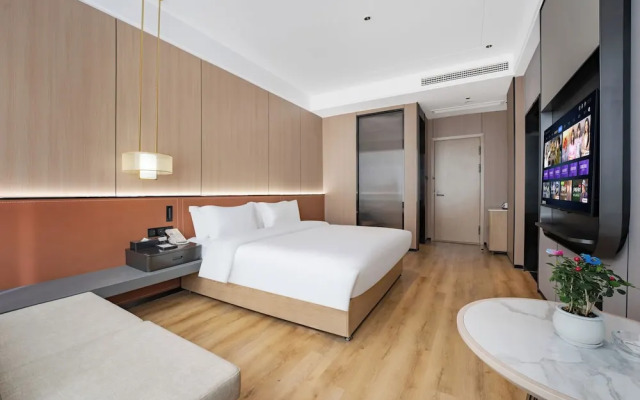 Wanzai Yijia La Maison Hotel