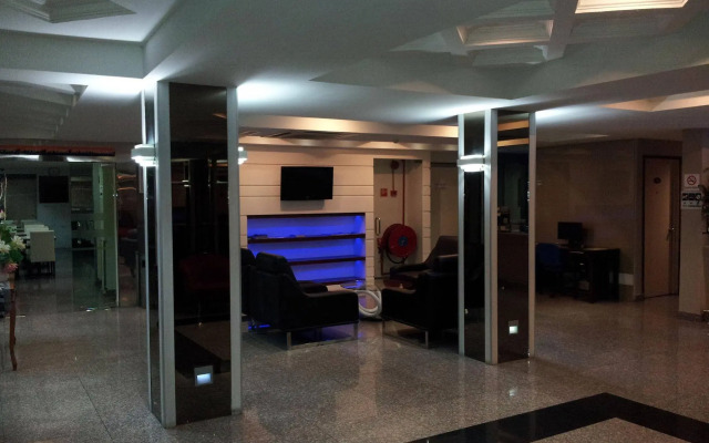 Desa Queenspark Hotel