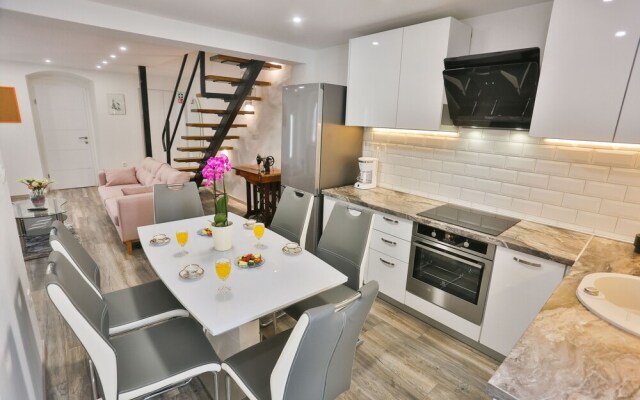 Impeccable 3-bed Apartment in Split