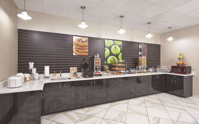 La Quinta Inn & Suites by Wyndham Springfield IL