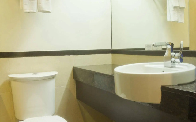 Fersal Hotel Neptune Makati