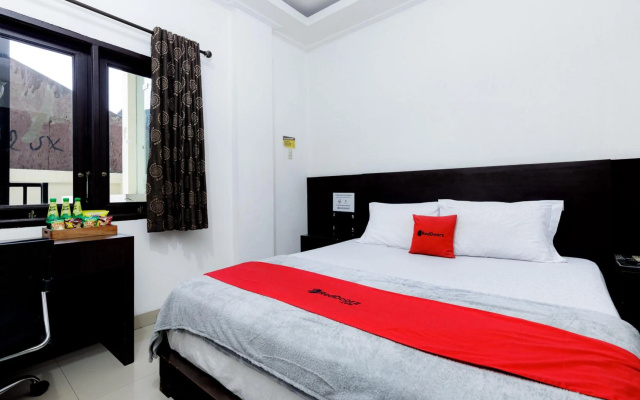 RedDoorz Premium @ Ampera Raya 2 – Guest Rooms – Jakarta