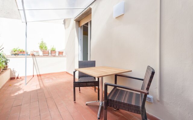 Downtown Apt Quiet with Terrace and Lift