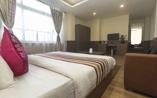 OYO 11570 Central Shangrila Resort & Spa