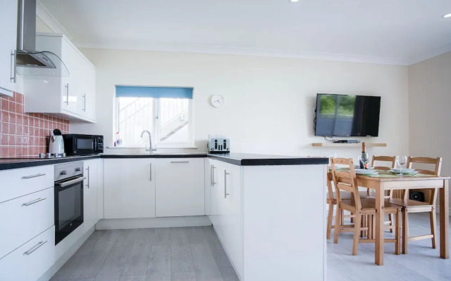 Dunes End - 2 Bedroom Apartment - Pendine