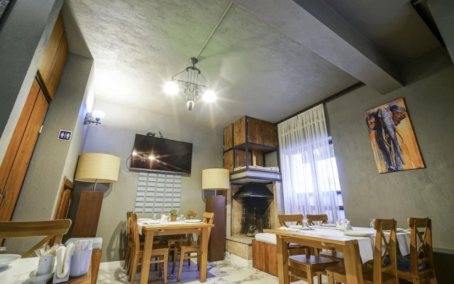 The Green Goose Hotel