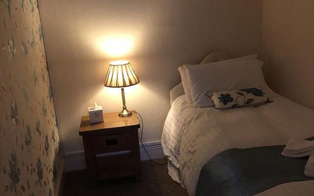 The Oakeley Arms Hotel