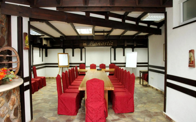 Manastir