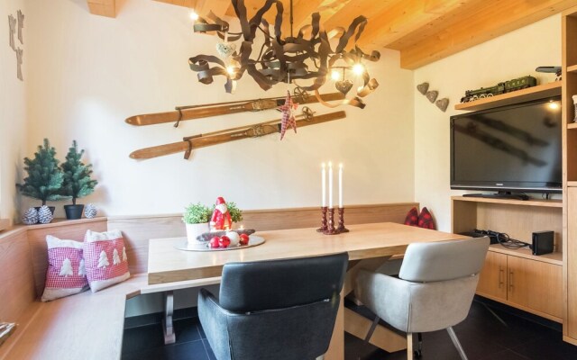 Chalet in Piesendorf with Sauna, Hot Tub, Pool, Whirlpool