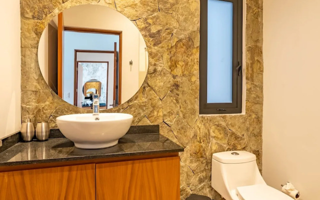 Anana Yaaxlum 105 S Oasis Pool and Jacuzzi