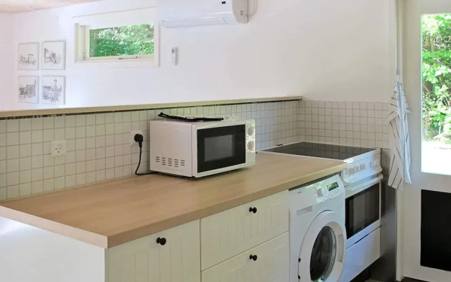 Tranquil Holiday Home in Hals near Beach
