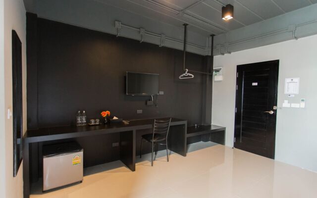 B-Black Hotel Chonburi