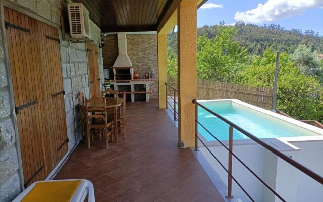 Casa Amarela da Caniçada