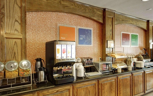 Comfort Inn & Suites Donna near I-2