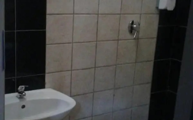 Royal Crown Guesthouse