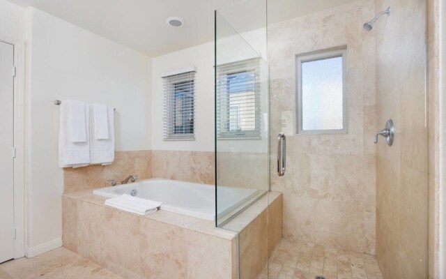 Scenic 4br/3.5ba in PB by Domio