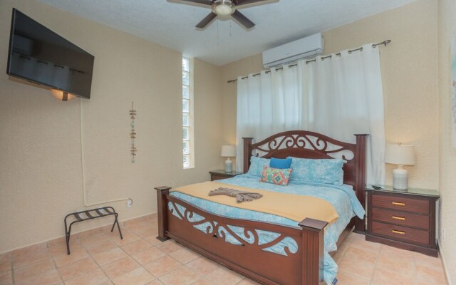 Coral Sands #6 2 Bedroom Condo by RedAwning