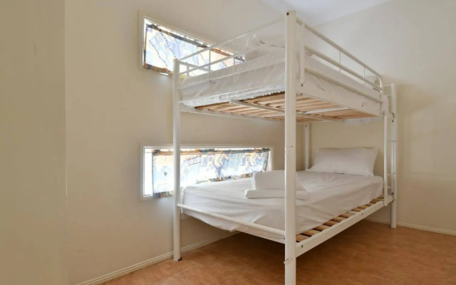 BIG4 Rainbow Beach Holiday Park – Guest Rooms – Rainbow Beach