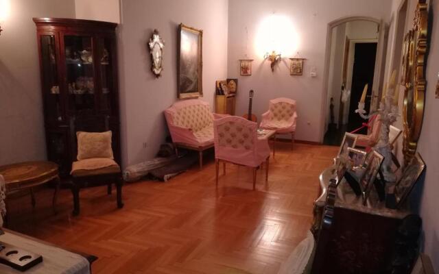 Vintage apartment KOLONAKI