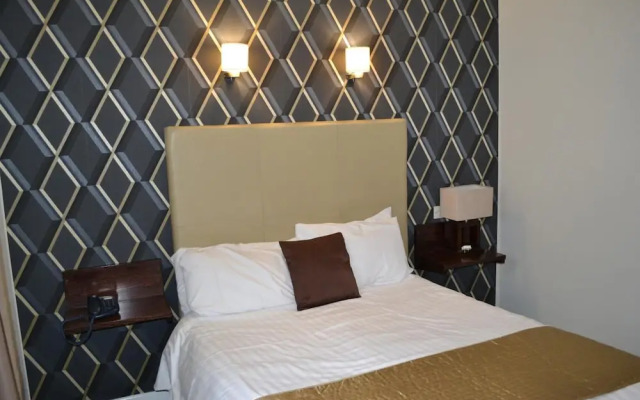 White House Hotel